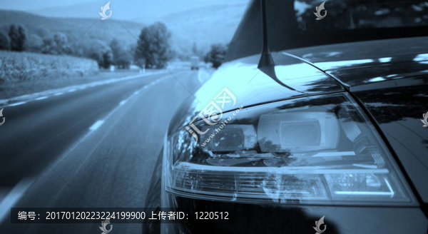 公路上的汽車