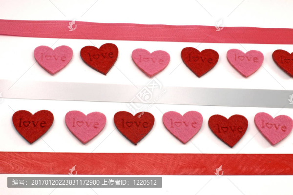 紅色和粉紅色的心