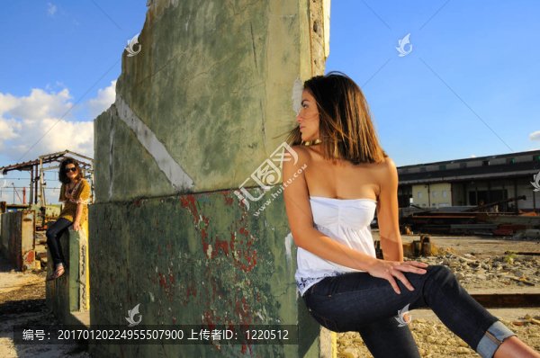 兩個年輕的女孩