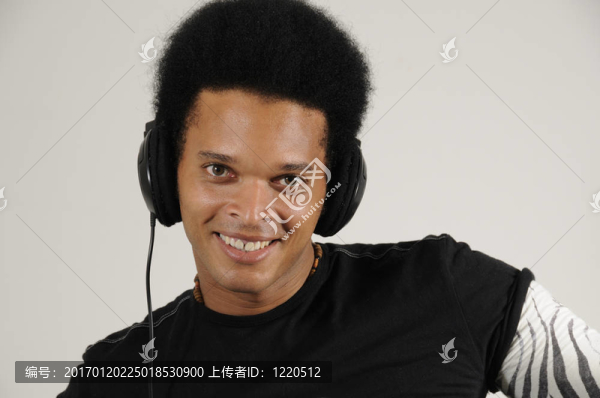 男子用耳機