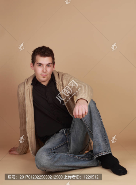 年輕的白人男子
