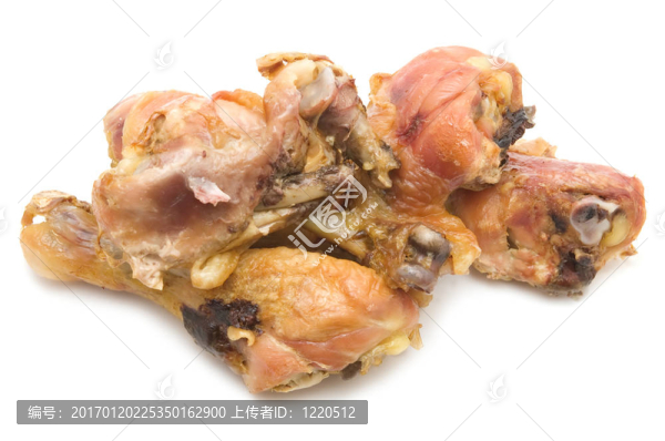 白色背景上的雞腿