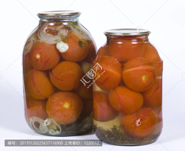 白色背景上的西紅柿