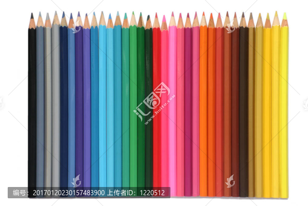 白色背景上的彩色鉛筆