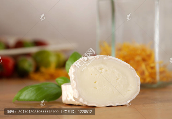 山羊芝士和羅勒