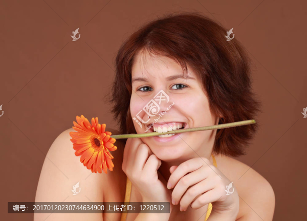 女孩與花