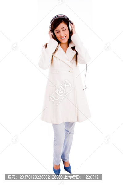 年輕女性的前視圖
