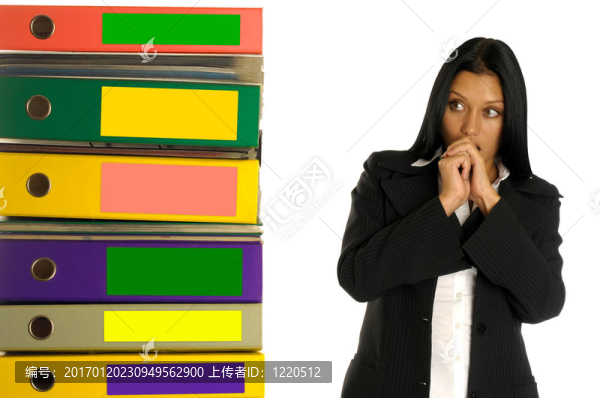 女人正在思考工作