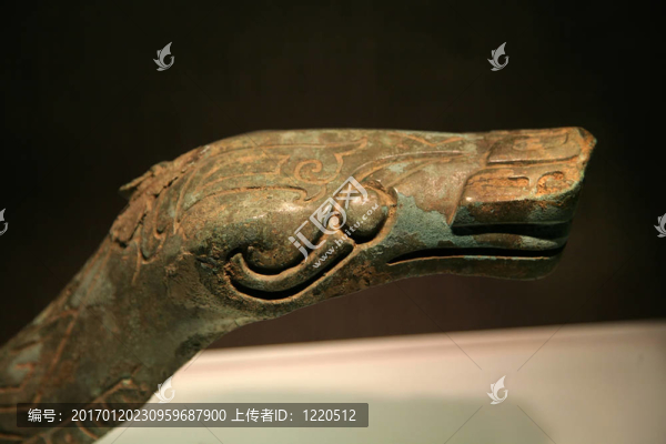 銅蛇雕像三星堆博物館成都四川中國