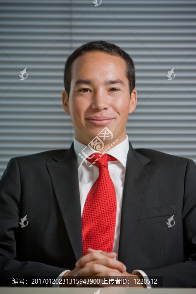 生意人微笑-匯圖網(wǎng) www.fosd68.com 生意人微笑