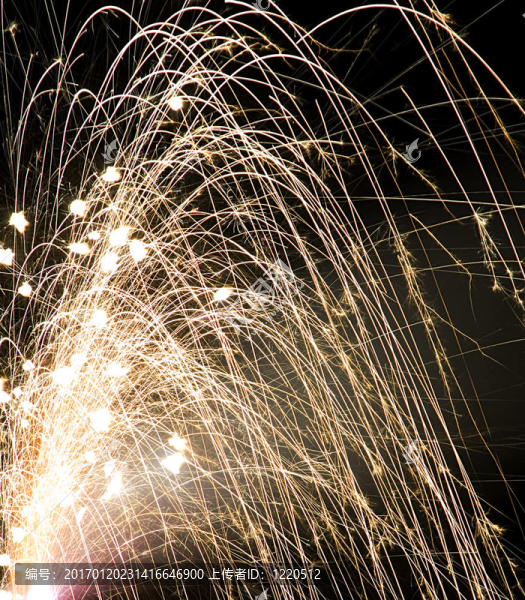 天空中的爆竹-匯圖網(wǎng) www.fosd68.com 天空中的爆竹