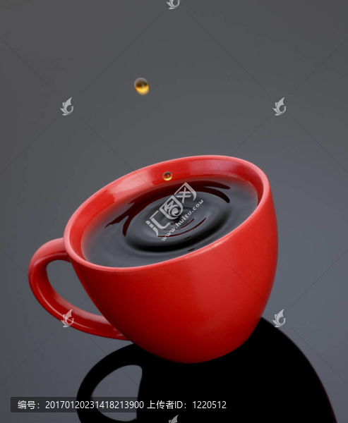 帶落的紅色咖啡杯