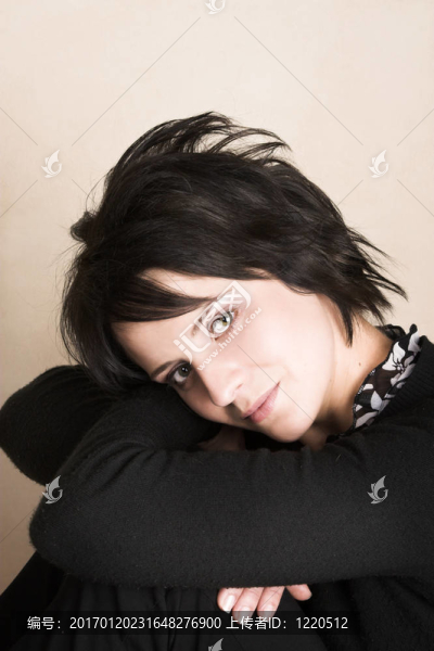 年輕女性-匯圖網(wǎng) www.fosd68.com 年輕女性