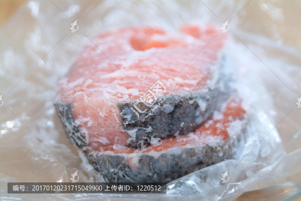 冷凍鮭魚牛排