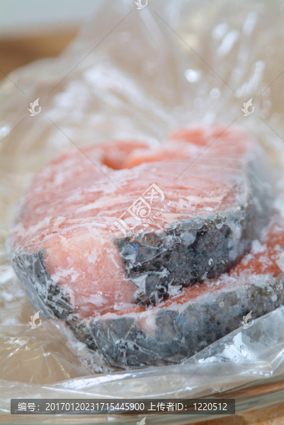 冷凍鮭魚牛排