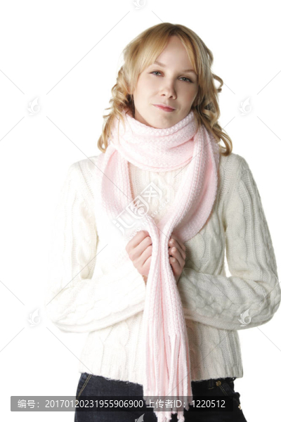 粉紅圍巾的女人