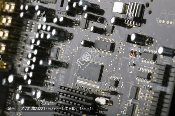 具有電子元件的計算機電路板