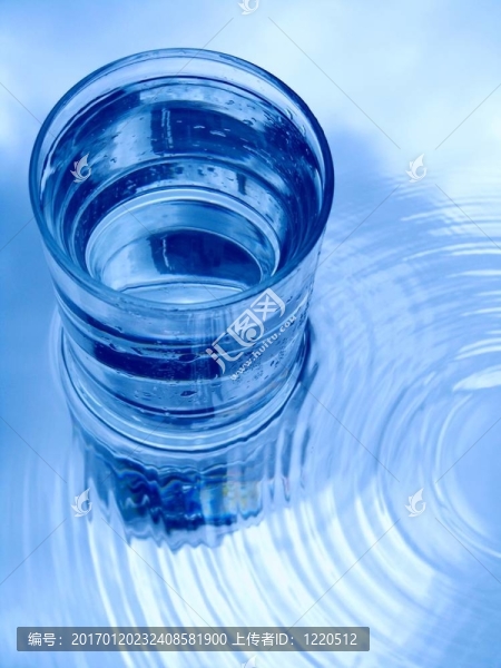 藍(lán)色水玻璃