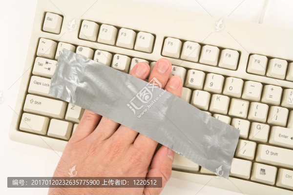 電腦鍵盤和手