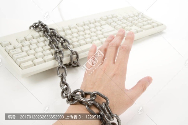 電腦鍵盤和手-匯圖網(wǎng) www.fosd68.com 電腦鍵盤和手