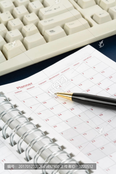 日歷和計(jì)算機(jī)鍵盤(pán)