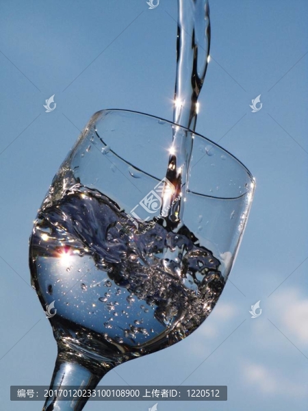 水和玻璃