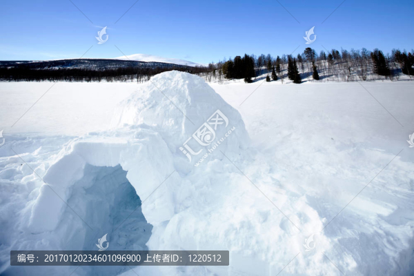 雪塊砌成的圓頂小屋