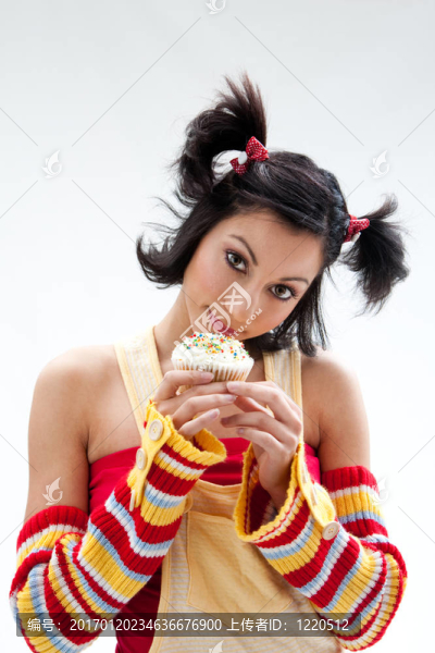 蛋糕的女孩