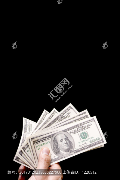 在黑色的特寫的鈔票