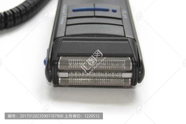 關(guān)閉電動(dòng)剃須刀。