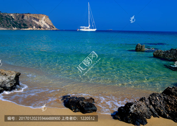 從海岸上的船