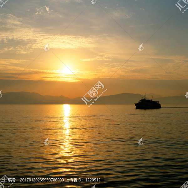 太陽在Greek島上空升起
