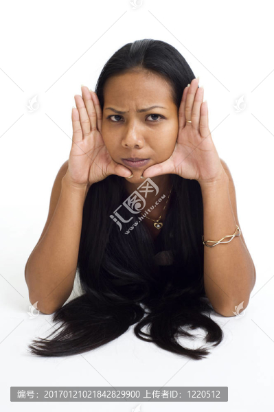 年輕的亞洲女人的臉