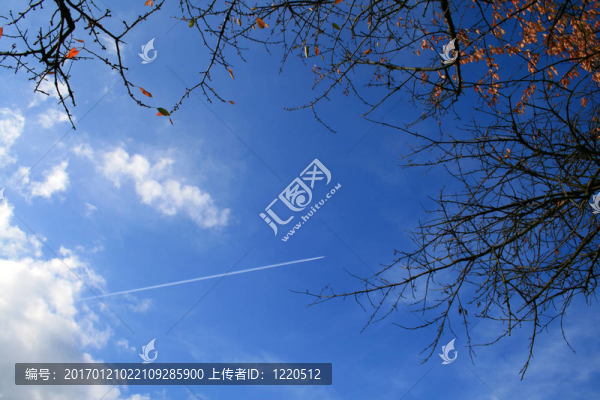 凝結(jié)尾跡-匯圖網(wǎng) www.fosd68.com 凝結(jié)尾跡