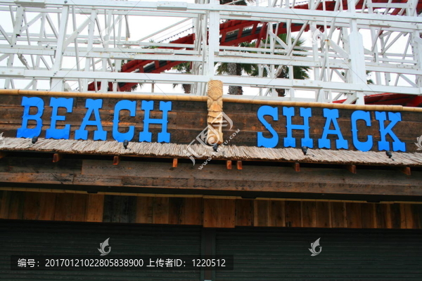 海灘小屋標志和圖騰柱