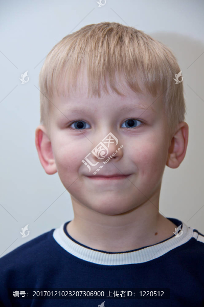 小男孩的微笑-匯圖網(wǎng) www.fosd68.com 小男孩的微笑