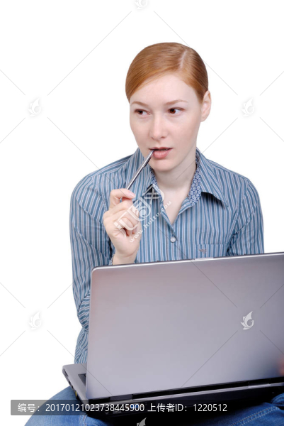 筆記本電腦的女人