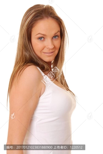 可愛的黑發(fā)女孩