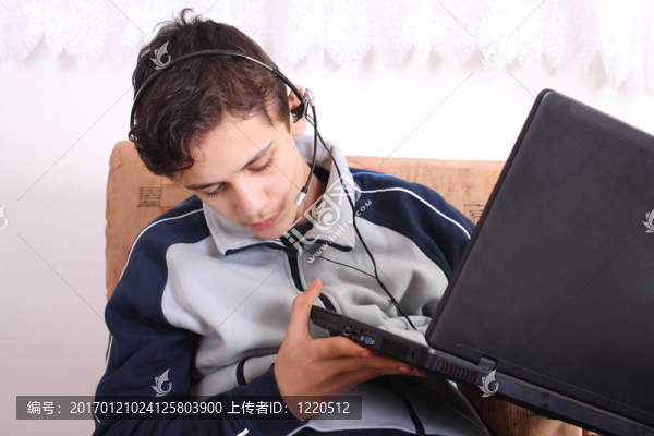 青少年和電腦