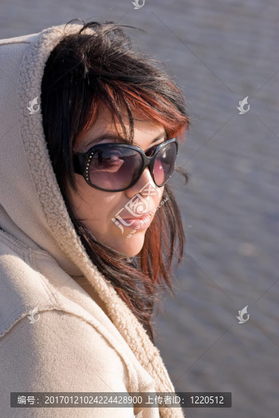 海灘上的女孩