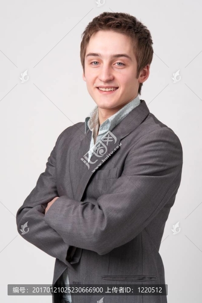 微笑的年輕商人