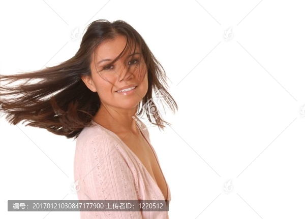 可愛的黑發(fā)女孩