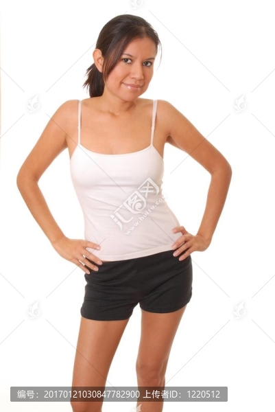 可愛的黑發(fā)女孩