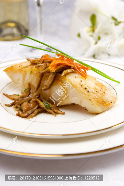 蘑菇鱸魚