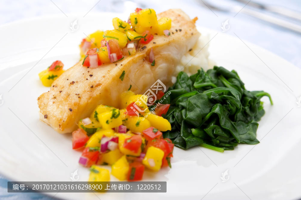 海鱸魚配芒果沙沙