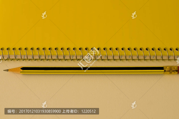 筆記本和鉛筆