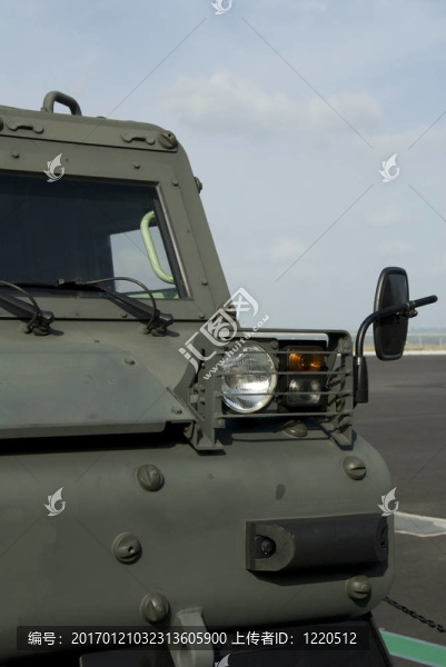 軍用履帶車(chē)輛-匯圖網(wǎng) www.fosd68.com 軍用履帶車(chē)輛