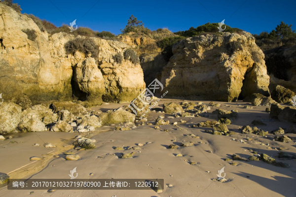 我們的海灘和峭壁