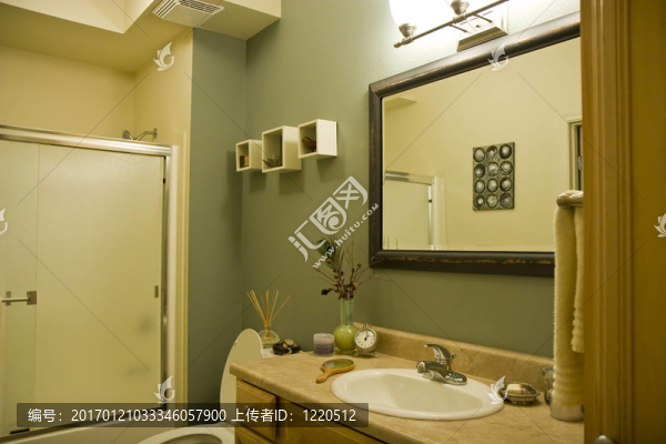 格林和Brown,Bathroom