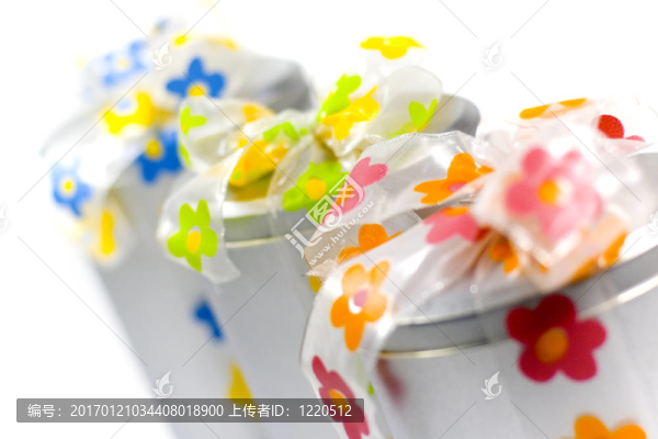 具有彩色弓的禮品盒